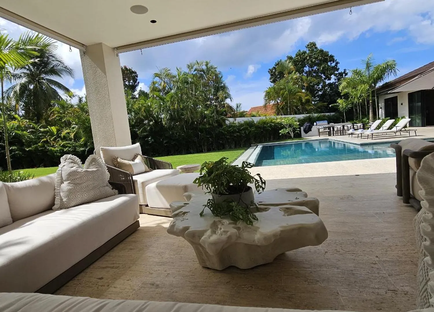 Modern Villa With Maid And Pool In Casa De Campo Los Cajuiles