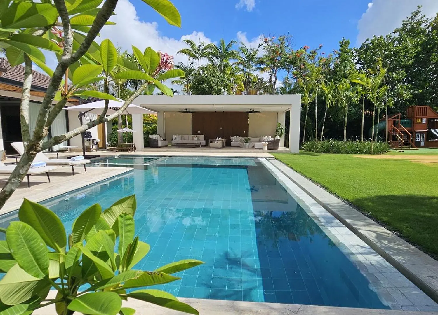Modern Villa With Maid And Pool In Casa De Campo Los Cajuiles